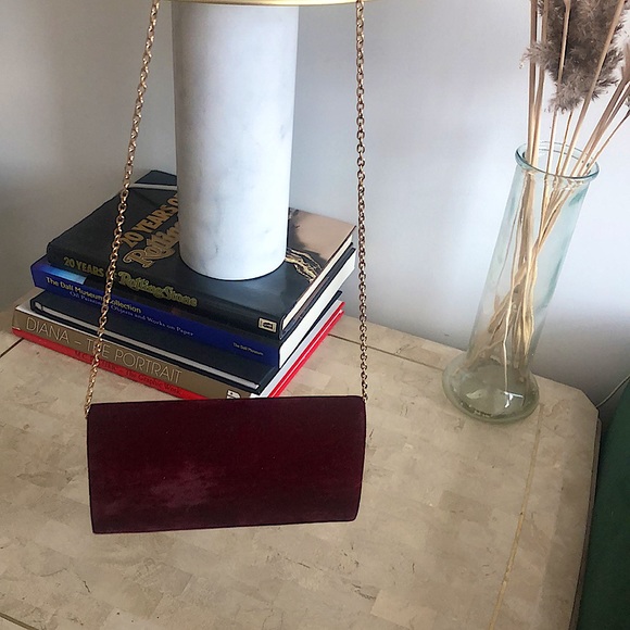 Velvet clutch with gold chain strap - Picture 3 of 4